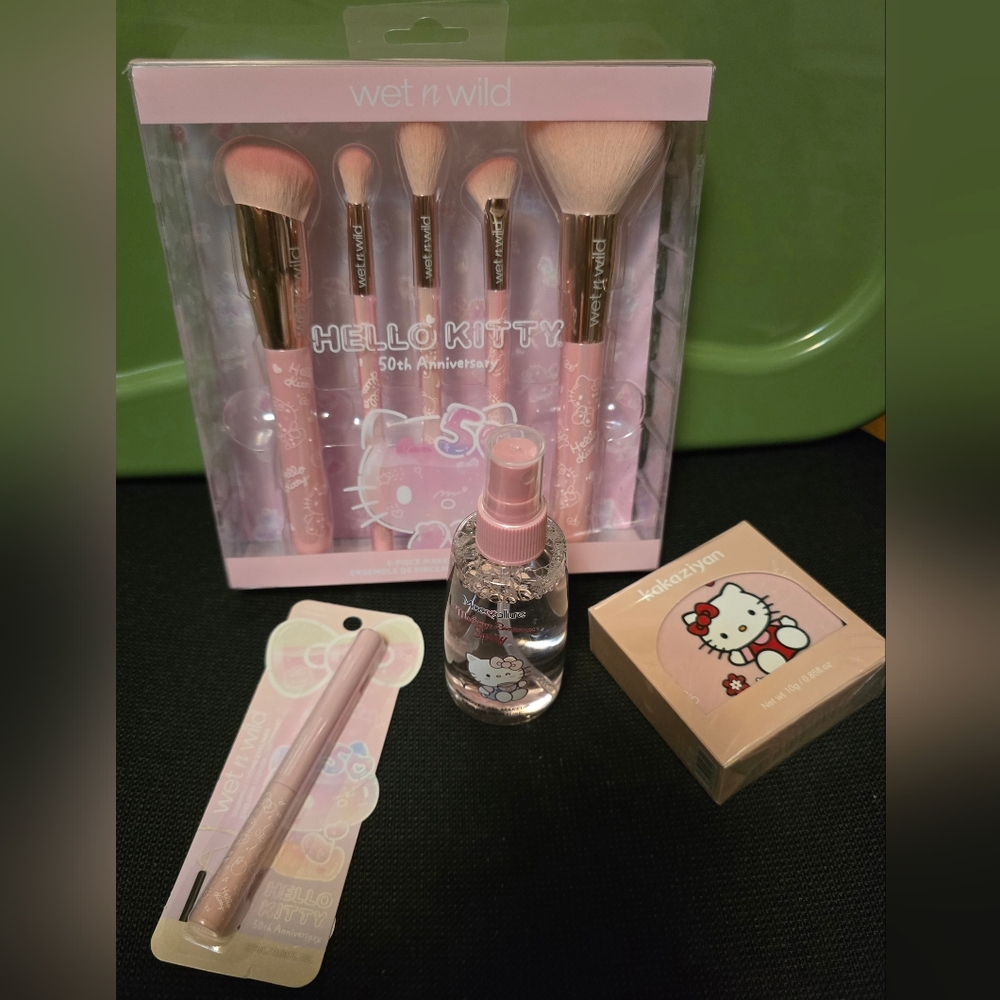 Hello Kitty Pink Makeup Set